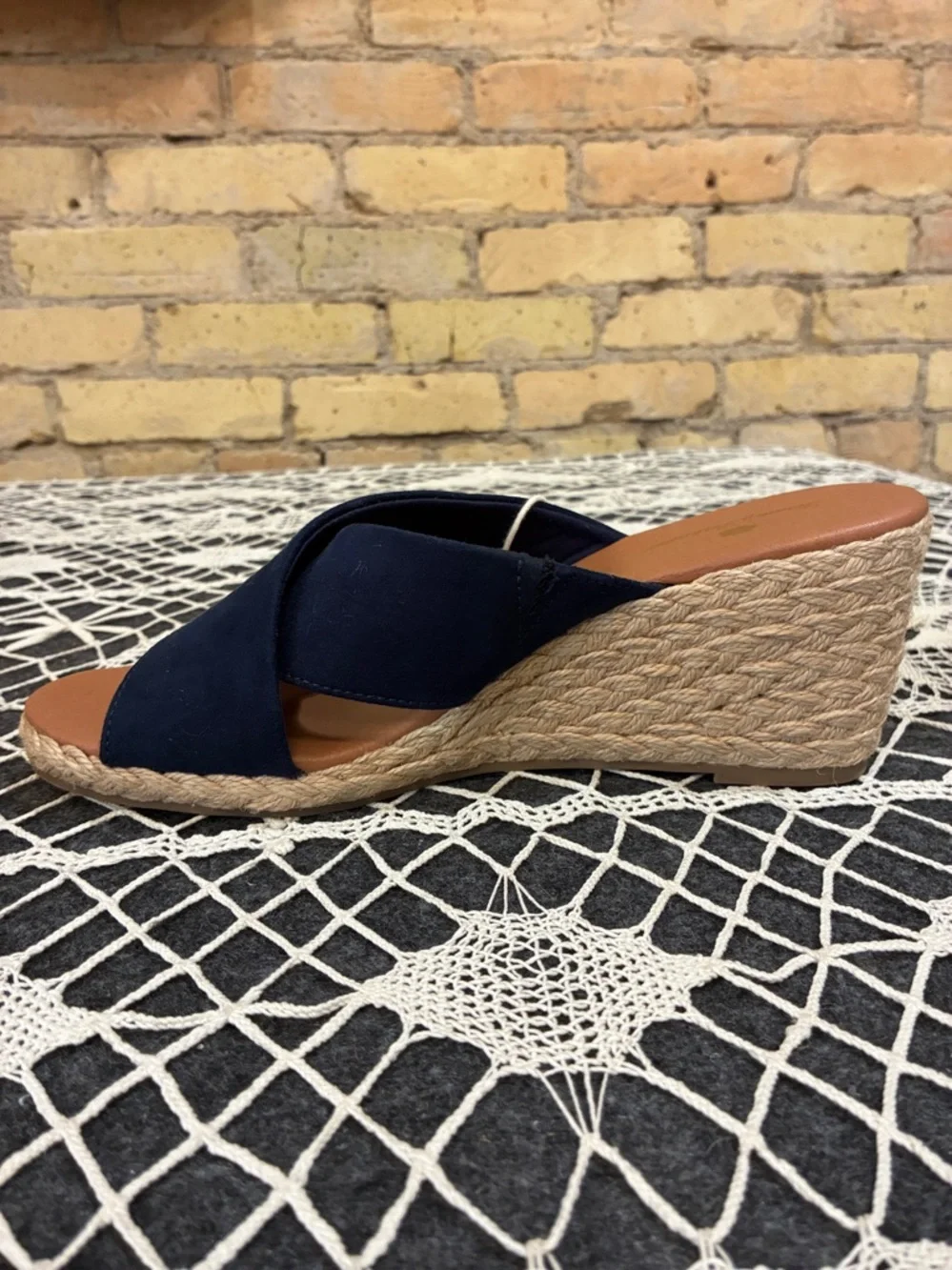 Tommy Bahama Stacey Navy Crisscross Slide Wedge Comfort Sandals. NWT 10 - Picture 4 of 8